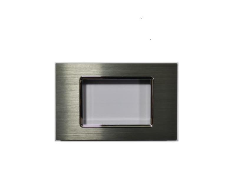 Placca in alluminio 3 moduli Mapam Joy compatibile con Bticino Matix platino - M5003LL-4 01
