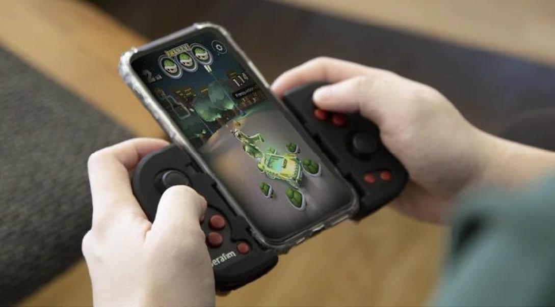 Mobile game controller Serafim progettato soprattutto per il gioco su dispositivi mobili - SERAFIMS1 02