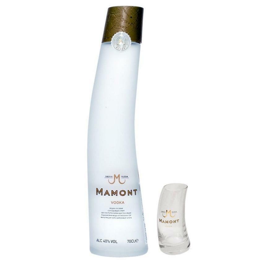 mamont mamont vodka 70 cl con un bicchiere