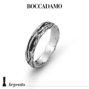 Anillo de banda con textura de madera