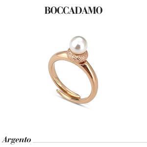 Anillo bañado en oro amarillo con perla blanca