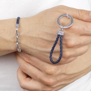 Pulsera con cordón de cuero azul trenzado y eslabones granulados