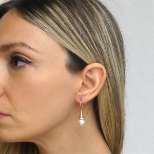 Pendientes de gancho bañados en oro rosa con perla y circonitas