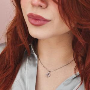 Collar con colgante de corazones concéntricos y pavé de circonitas
