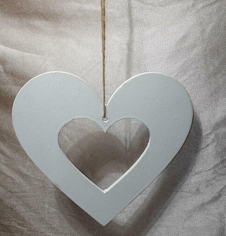 Cornice cuore in legno bianco - 30 cm