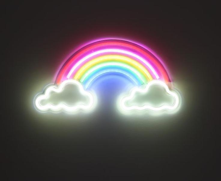 lampada arcobaleno e nuvole